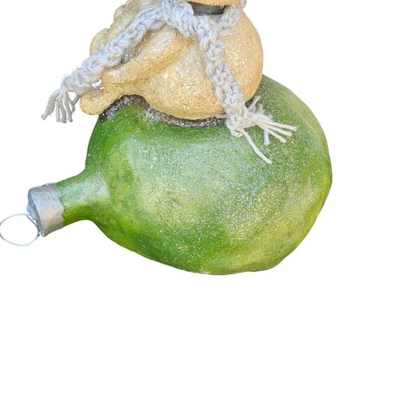 Vintage - Style Snow Man Folk Art Sitting On A Christmas Tree Bulb - Picture 8 of 10